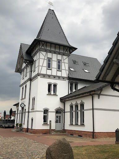 Schlafwagenhotel Historischer Bahnhof Gadebusch - Thumbnail
