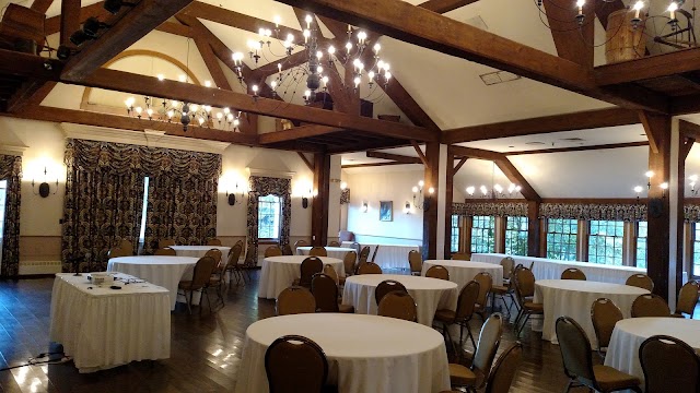 Publick House Historic Inn
