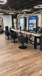 Photo n°9 de Loic Vallin Coiffure à Yvetot (Salon de coiffure)