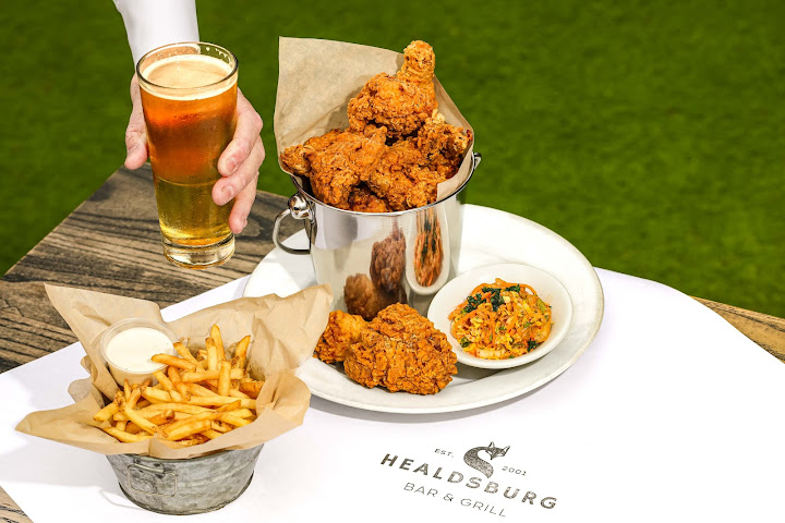 Healdsburg Bar & Grill by null