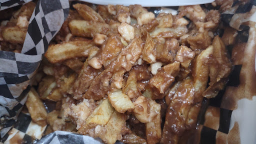 Queen Poutine - Visual