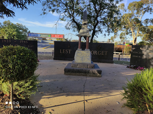 Greensborough War Memorial Park - Thumbnail