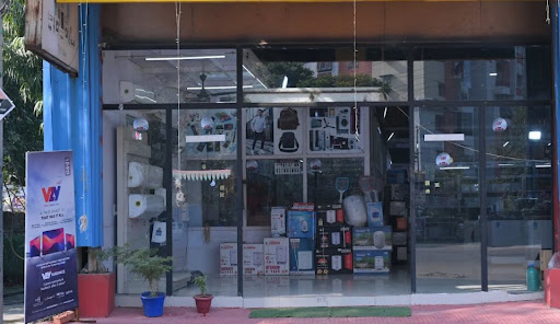 What is the best place to buy electronics in Gomti Nagar, Lucknow? post image