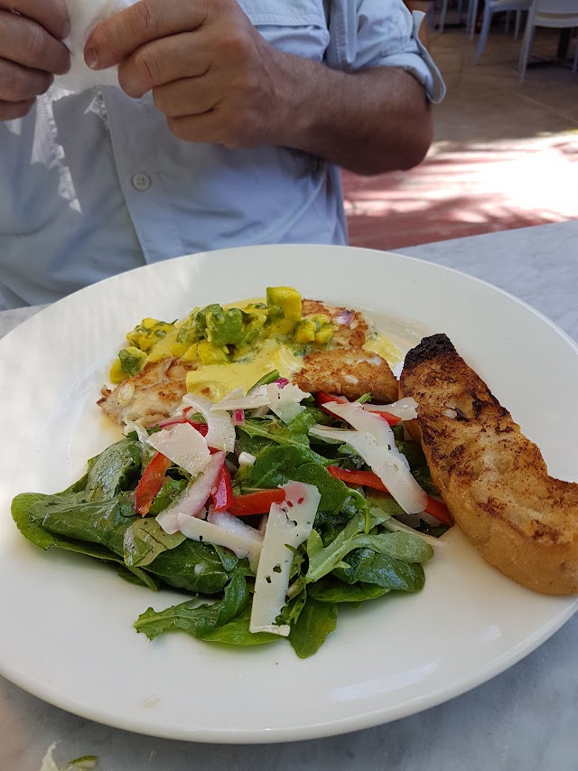 SALUTE! on the beach