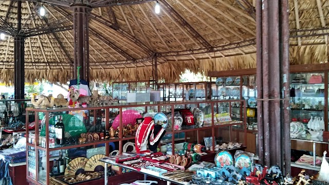 Thien Cung Cave
