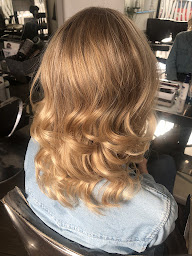 Photo n°32 de Salon de Coiffure Romy Ferreir à Cergy (Salon de coiffure)