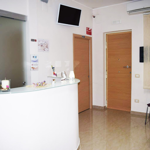 Studio Dentistico Odontoiatrico Esposito Carlo Dott. - Thumbnail