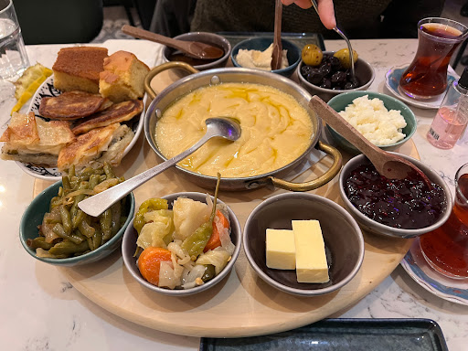 Emy's Kitchen - Visual