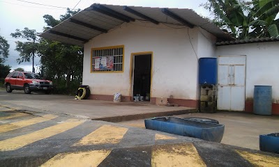 photo of Pinchazo Y Car Wash PETER