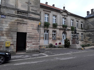 Photo n°1 de La Poste Agence Communale à Les Hauts-de-Chée (Poste)