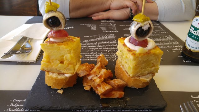 EL HOLLEJO "Taberna-Restaurante"
