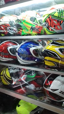 Ruddy Helmet Shop, Author: rudi afkhariel