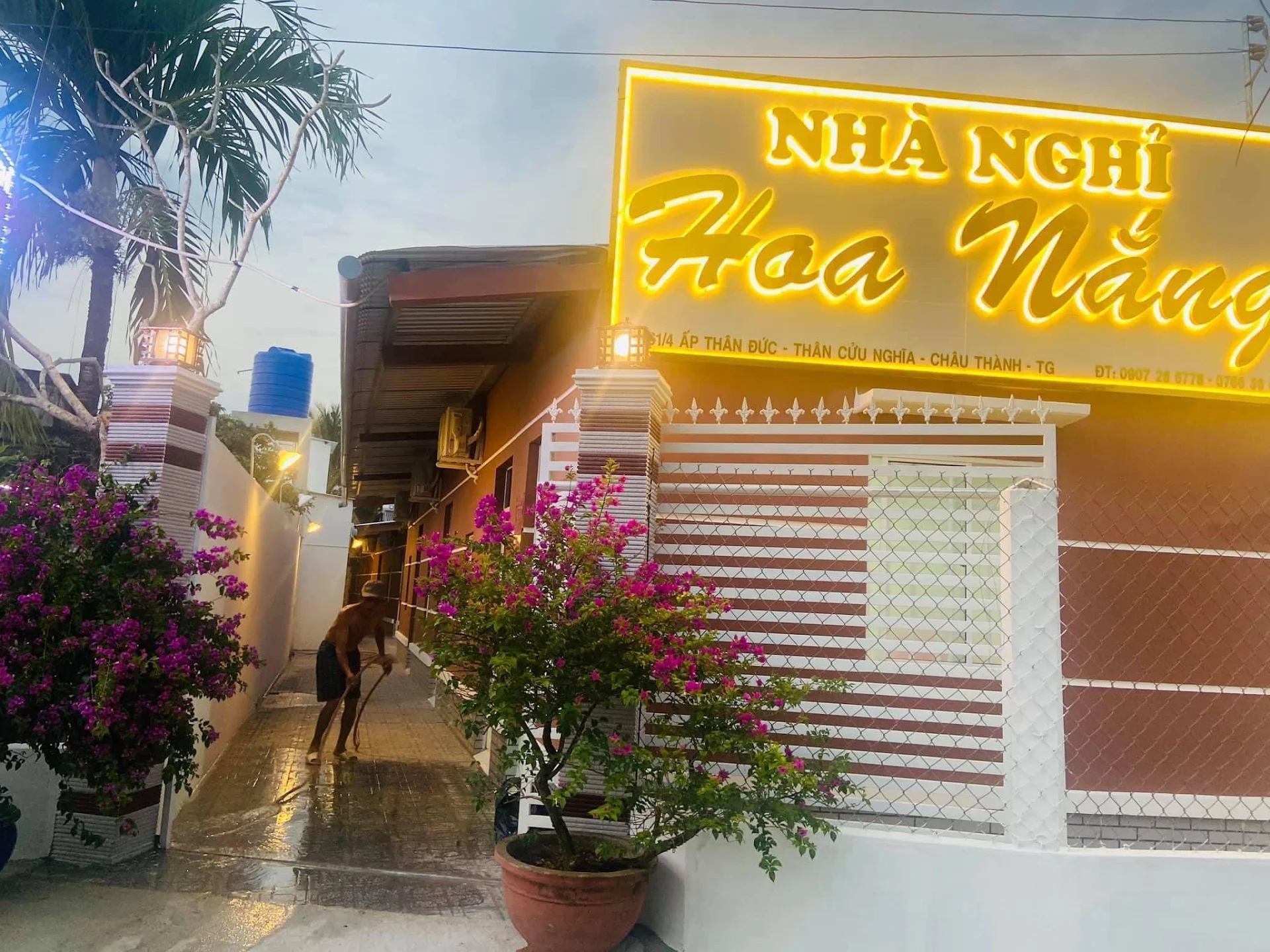 Nhà nghĩ hoa nắng