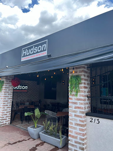Hudson burgers - Cholula