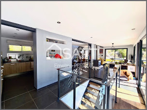 Photo n°19 de SAFTI Immobilier Cessy Émeline Perrot à Cessy (Agent immobilier)