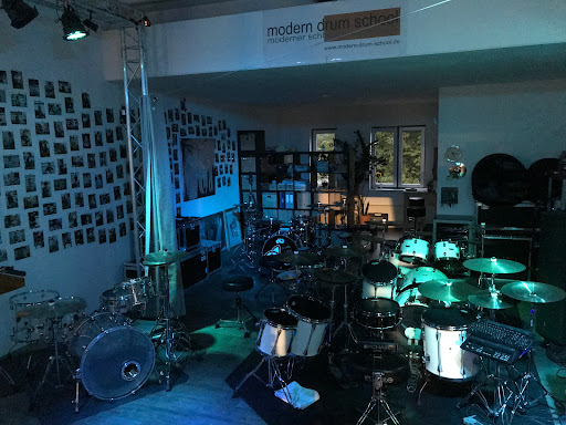 Modern Drum School - Thumbnail