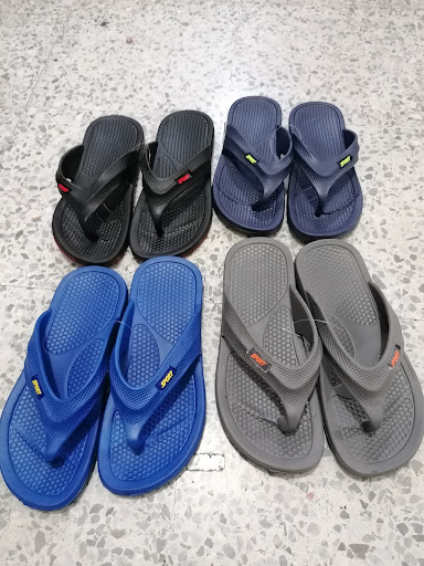 Ropa zapatos y mucho mas