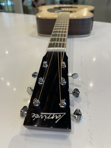 Guitar Cafe - Visual