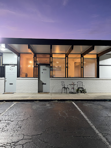 ONE Hot Studio - Visual
