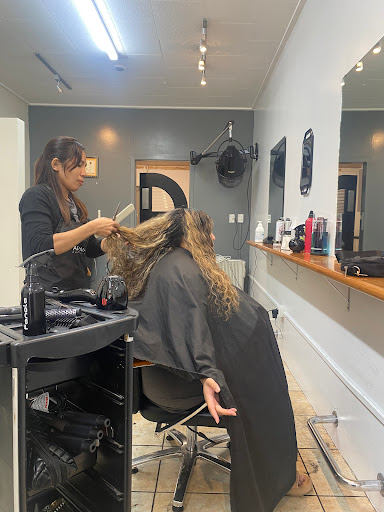 RICHIES HAIR & BEAUTY