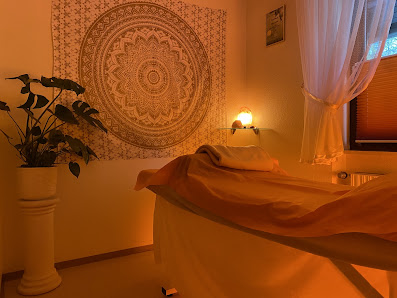 Nicole Schön Reiki & Klangschalenmassage Am Vorraberg 1, 92275 Hirschbach