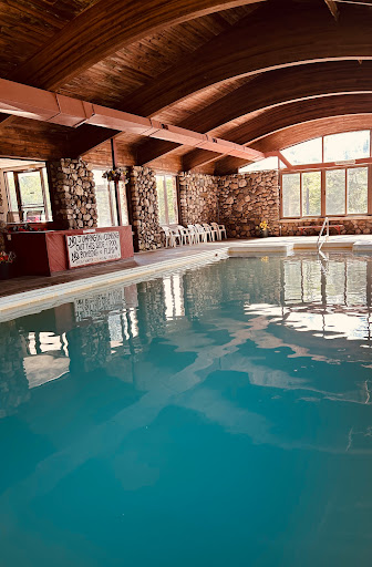Mollyockett Motel & Swim Spa - Thumbnail