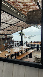 Photo n°16 de TI COMMERCE à Lège-Cap-Ferret (Agence d'excursions en bateau)