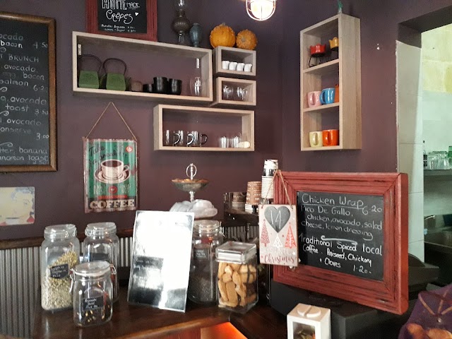 Black Cat Café