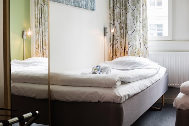 Slottsskogens Hostel