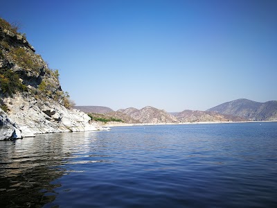 Photos of Presa Zimap&aacute;n