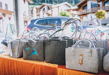 Dorfmarkt Piesendorf Dorfstraße - Eventzelt, Nr. 1, 5721 Piesendorf, Österreich