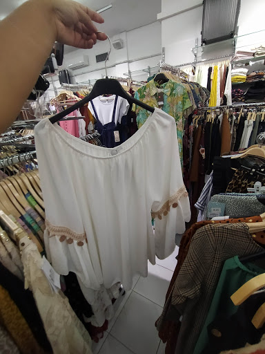 Li & Yu Moda - Thumbnail