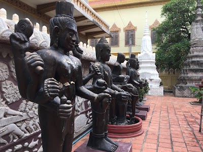 Photos of Wat Ounalom