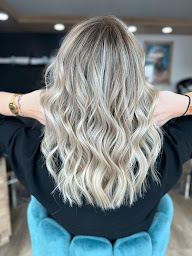 Photo n°13 de Monique Coiffure à Saint-Estève (Salon de coiffure)