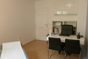 Photo n°2 de Emma Baguier à Rueil-Malmaison (Ostéopathe)