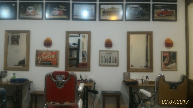 The Batavia Vintage Barbershop, Author: Akita Takagawa