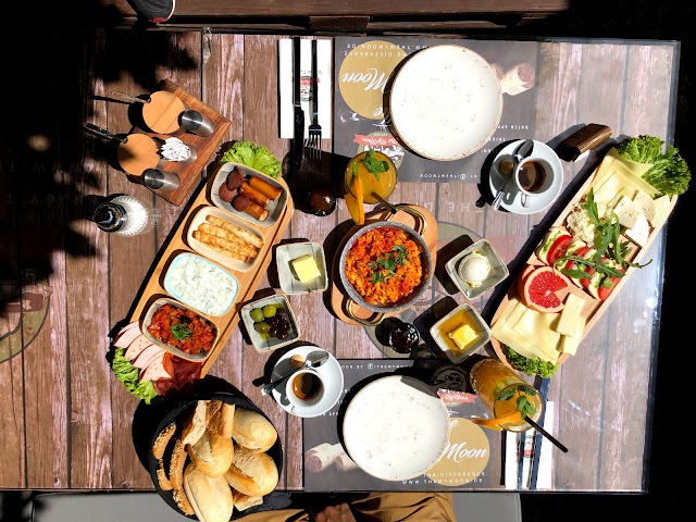 The MyMoon Restaurant & Lounge