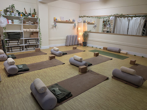 Retreat Yoga and Wellbeing