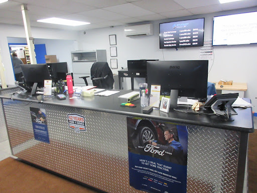 Service Center at Stuckey Ford Bellefonte Gallery - United States
