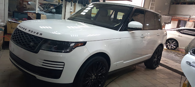 مغسلة الضياء لتلميع و تركيب زينة السيارات / AL DHIA Auto Polishing - Sharjah