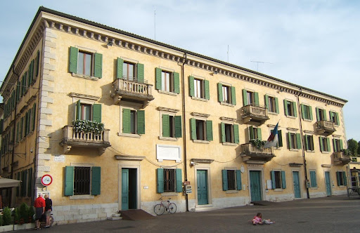 Piazza Betteloni - Visual
