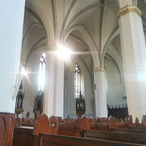 Opinie o Kościół Rzymskokatolicki pw. Narodzenia Najświętszej Maryi Panny w Głubczyce - Kościół