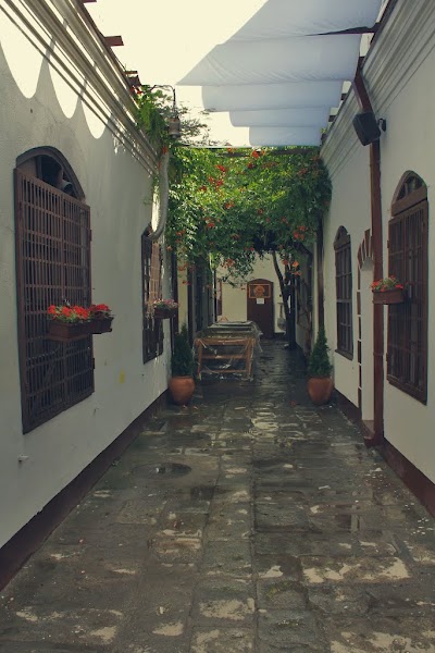 bar
