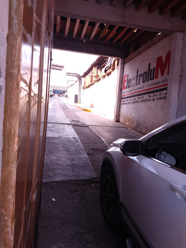Estacionamiento Público y del Hotel "La Parroquia"