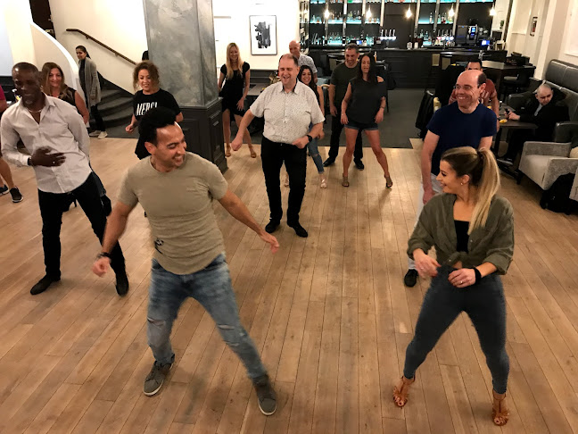 SALSA COCKTAIL - Dance school