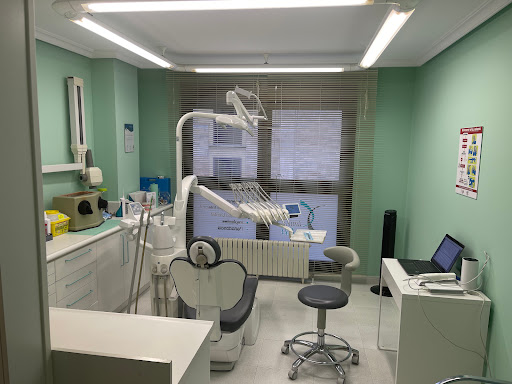 Clínica dental Dr. José Luis Alvarez Medrano Gallery - Spain