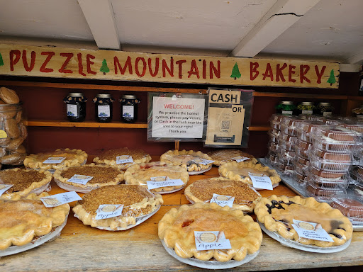 Puzzle Mountain Bakery Pie Stand - Thumbnail