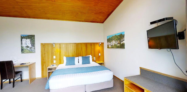 http://www.waitomo-lodge.co.nz/