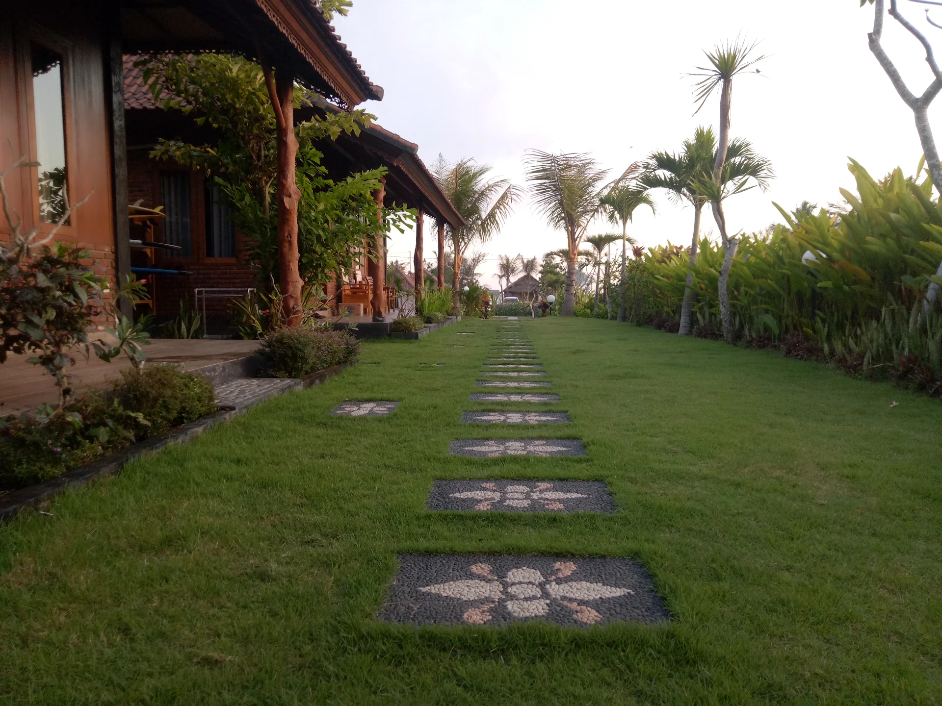 Emir Surfcamp