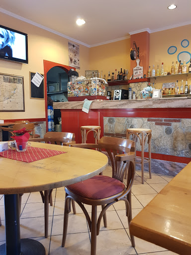 Piccadilly Café - Visual